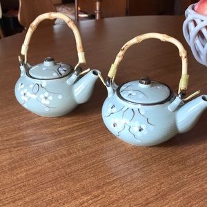 Two small teapots. 1 for $5 or 2 for $9